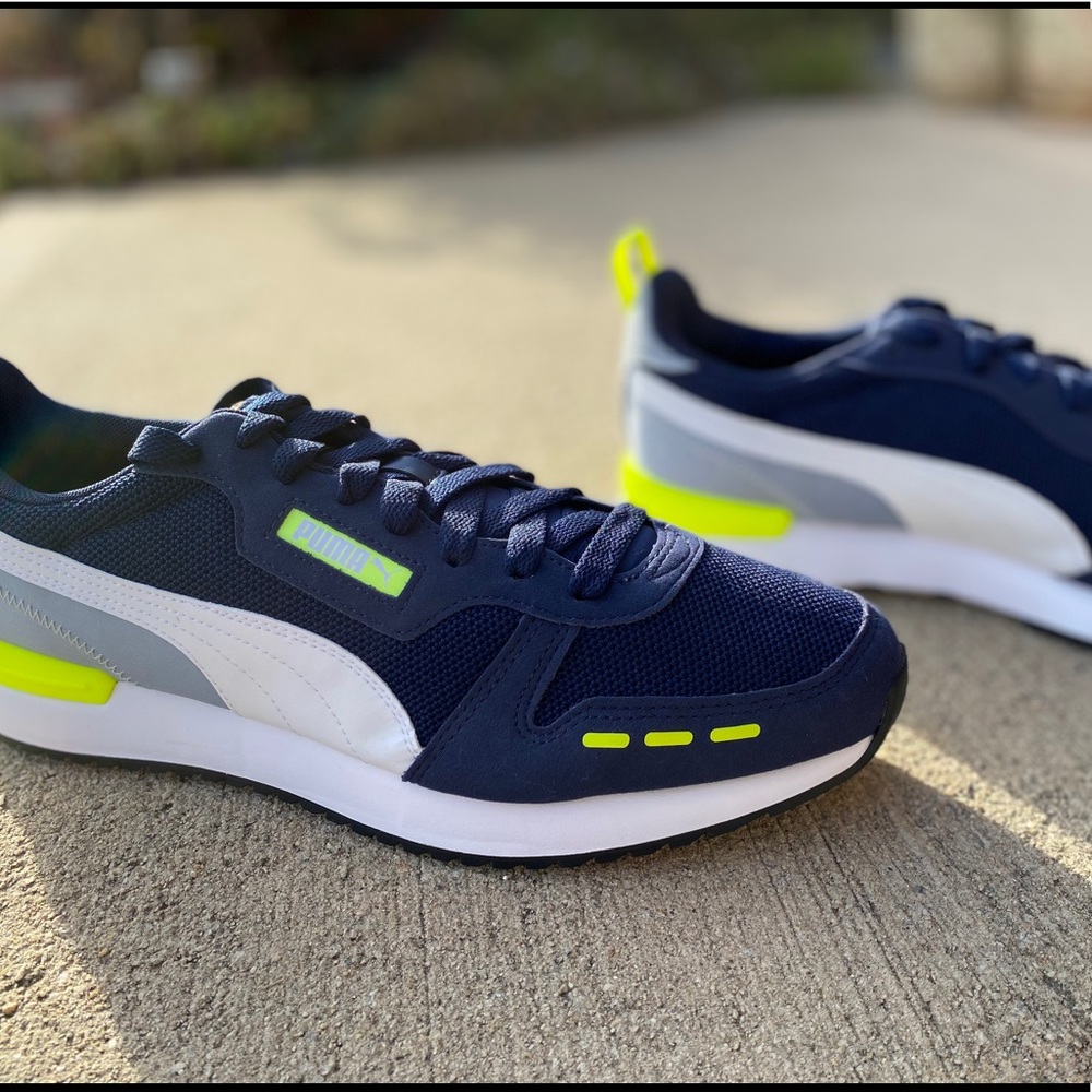 NIB PUMA Men’s R78